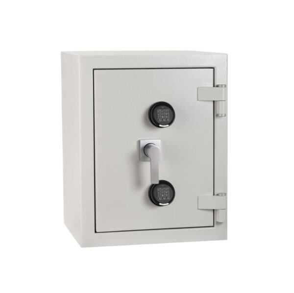 The De Ratt Euro grade 4 2ee is a eurograde4 £60,000 rated security safe for the home, commercial safe, office safe and retail safe that has a 30 minute fire protection for documents. It comes with 2 electronic code locks and is also available with key and electronic lock or twin key locks.