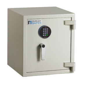 The Dudley Harlech lite S2 size 1e is £4000 cash rated for up to £40,000 of jewellery storage. Making this a good securitysafe for the home, office safe or commercial safe that comes with 1 shelf. This is ready to go and supplied with a high quality electronic code lock.