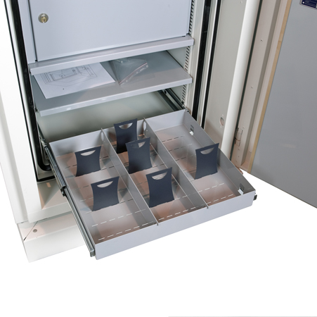 The Chubbsafes DataPlus S2 data media fire safe, is supplied empty. This allows you to customise its interior to suit you or your business. This is the DataPlus S2 Pull out drawer with adjustable dividers.