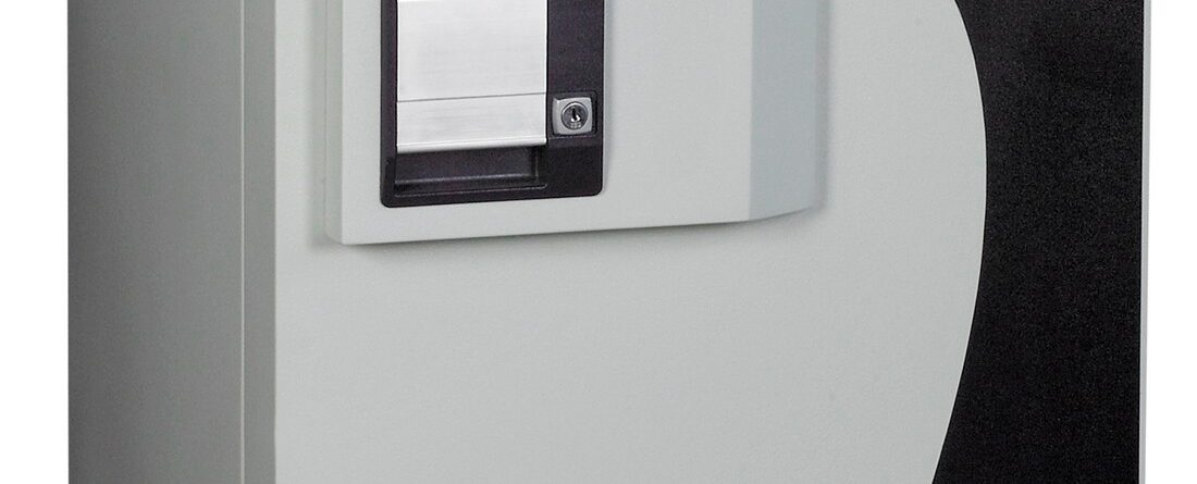 The Chubbsafes Dataguard NT 25KL is a 2 hour fire resistant data media fire safe. Designed to protect digital media from the effects of fire,. It is a fire safe for the office that comes with a key lock to its door. It is also available with an electronic lock too.