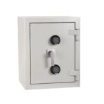 The De Raat Prisma grade 5 size 2ee is a high quality euro grade 5 security safe. Perfect for storing up to £100,000 cash or £1m of jewellery. Normally classed as a commercial safe or retailer safe. it is also a fire safe and it comes with an LPS30 certification for paper records. Insurance approved and a police preferred specification safe, this comes ready for base fixing. It features two electronic combination locks and is also available with twin key locks or key and electronic code locks.