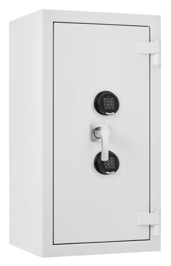 This is the De Raat Prisma grade 5 size 3ee high security safe. It is a euro grade 5, £100,000 cash rated commercial safe for up to £1m of jewellery. Perfect for a jewellers safe or even a safe for the home. Furnished with 2 shelves and secured by means of two electronic combination code locks. It is also available with twin key locks or key and electronic digital locks.