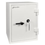 The Phoenix Fortress SS1450 SERIES SS1143 is a £4000 cash rated security safe, It comes with a high security VdS key lock with2 keys.