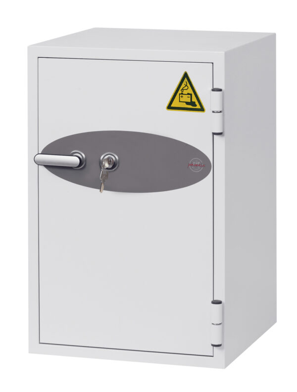 This Phoenix Safe BS0440 Series Battery Fighter BS0442K isa £2500cash rated fire safe for the office. Designed to charge lithium ion batteries. This comes with a smoke detector and is secured by key lock.
