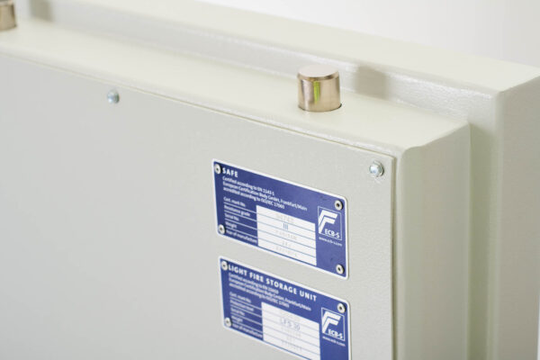 De Raat prism ECBS certification plate