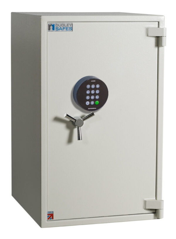 The Dudley Europa euro grade 0 EUR0 Size 5E offers excellent storage in this high quality commercial cash safe. It comes with a durable electronic code lock.