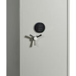 This Dudley Europa Grade 0 EUR0 size 6e is a large commercial safe or office safe. Its heavy duty and will last for generations. It comes with a durable electronic code lock.