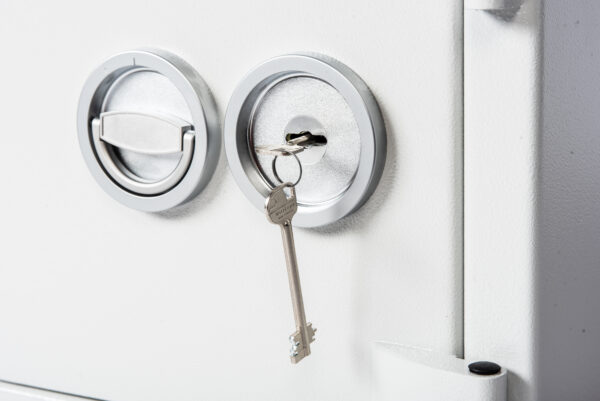 De Raat Prisma Grade 0 key lock with flush D handle operation.